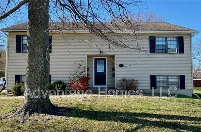 Olathe House: 123 S Chester St C
