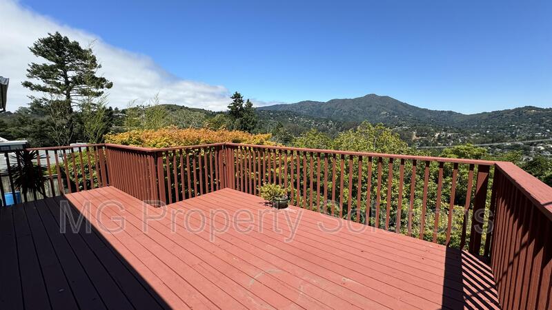 Mill Valley House: 974 Vernal Avenue