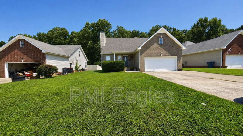 Clarksville House: 1857 Sage Meadow Lane