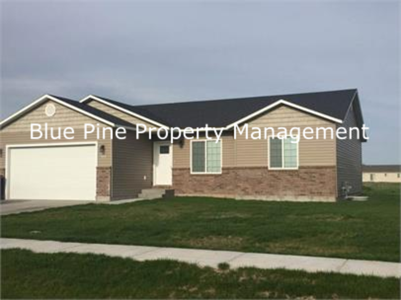 Idaho Falls House: 2915 Sun Light Drive