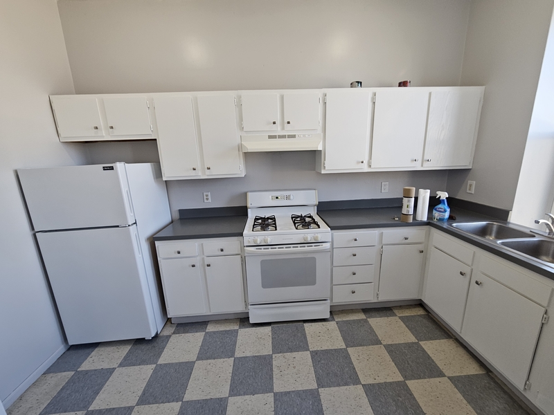 Lorain Condo: 3009 Pearl Avenue - 102