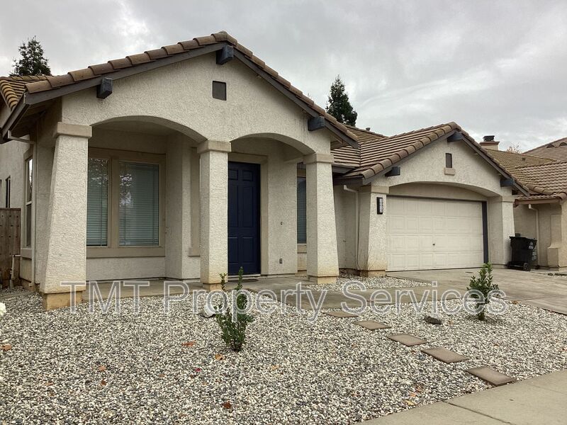 Elk Grove House: 10012 Mosaic Way
