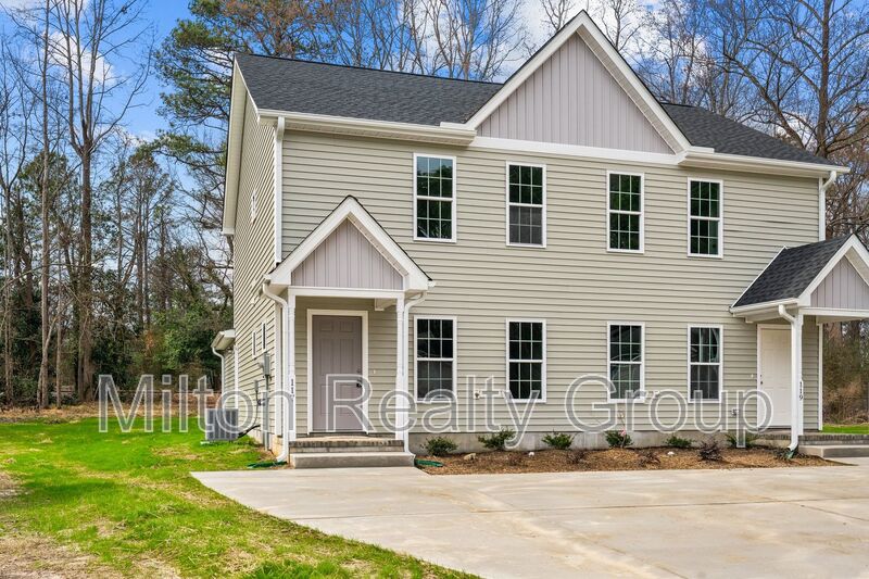 Lillington Condo: 122 Laura Lane