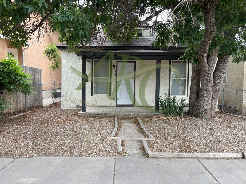 Pueblo House: 1610 W 18th St
