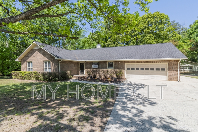 Charlotte House: Mountain Island Drive