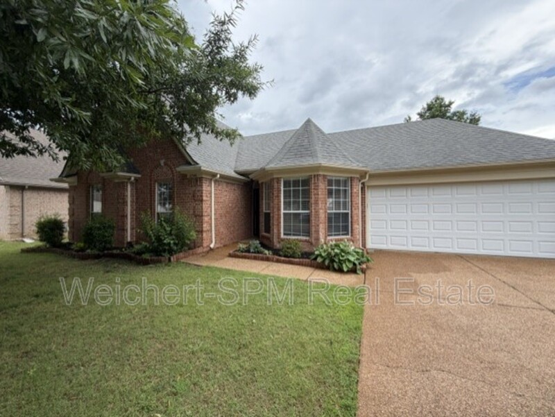 Arlington House: 11245 Cashmere Woods Dr Arlington, TN 38002