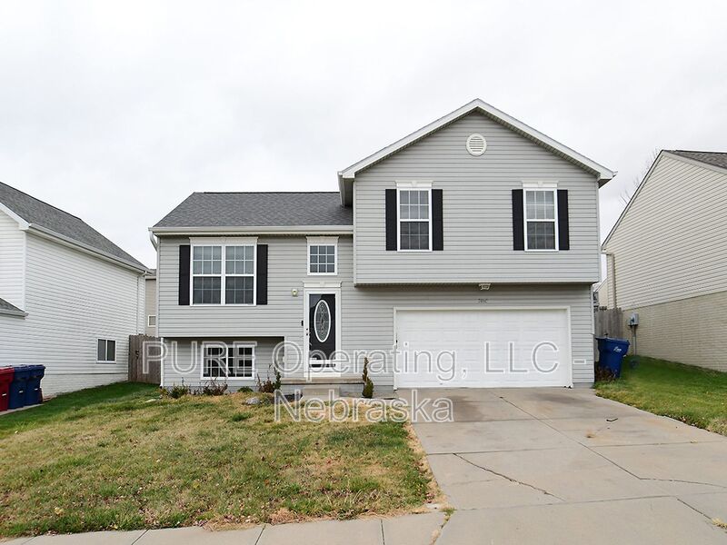 Omaha House: 7460 North 110th Av