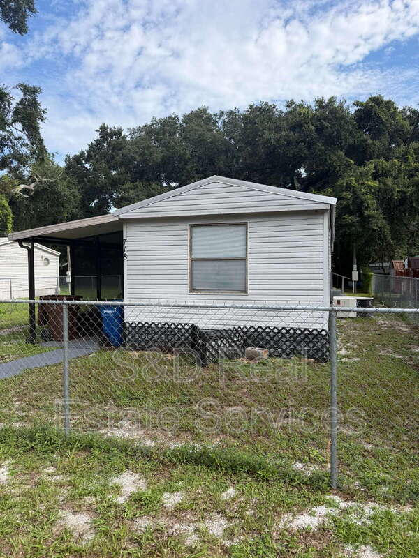 Polk City House: 718 1ST ST