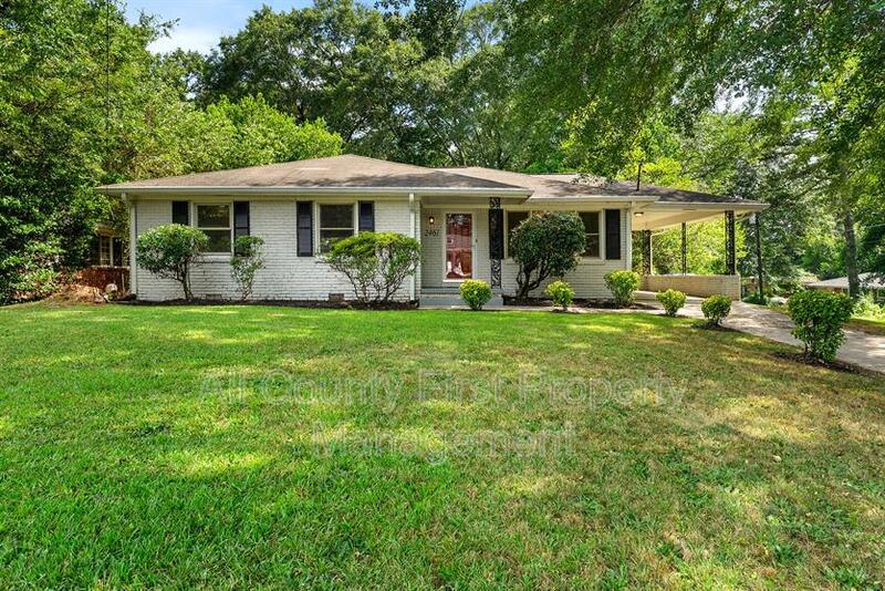 Decatur House: 2461 Fontaine Cir.