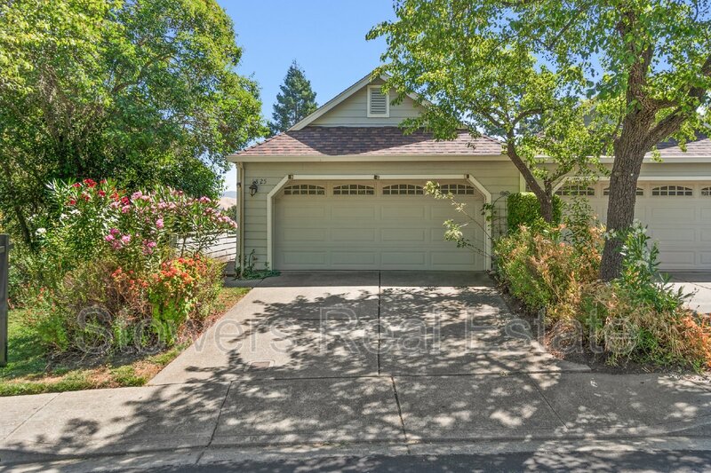 Danville House: 1825 N Forest Hill Pl