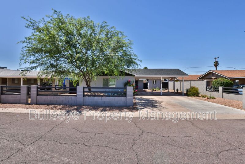 Phoenix House: 825 E Alice Ave