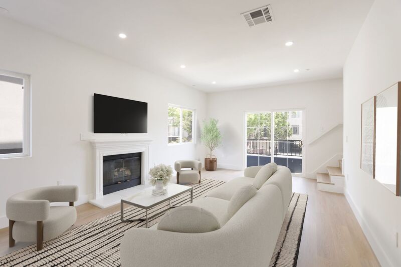 Los Angeles House: 1325 N Poinsettia