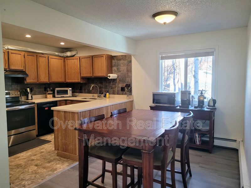 Eagle River Condo: 16929 Coronado Rd