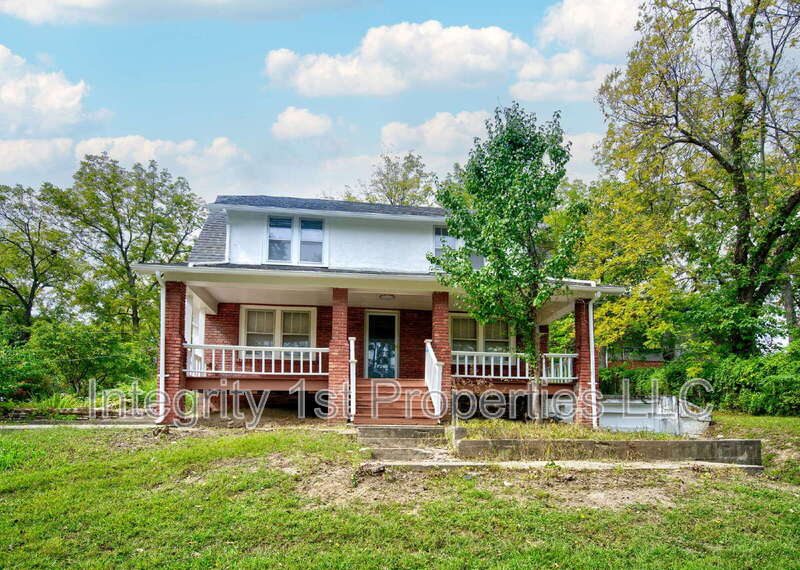 Kansas City House: 4226 Northeast Antioch Road