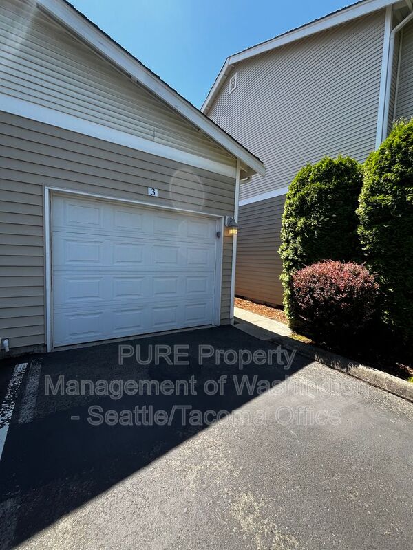 Puyallup Condo: 617 7th St SE