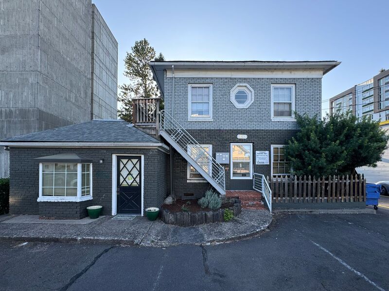 Eugene Condo: 950 Patterson Street