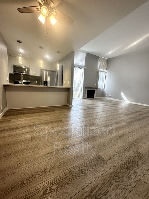 Van Nuys Condo: 7038 Vesper Avenue