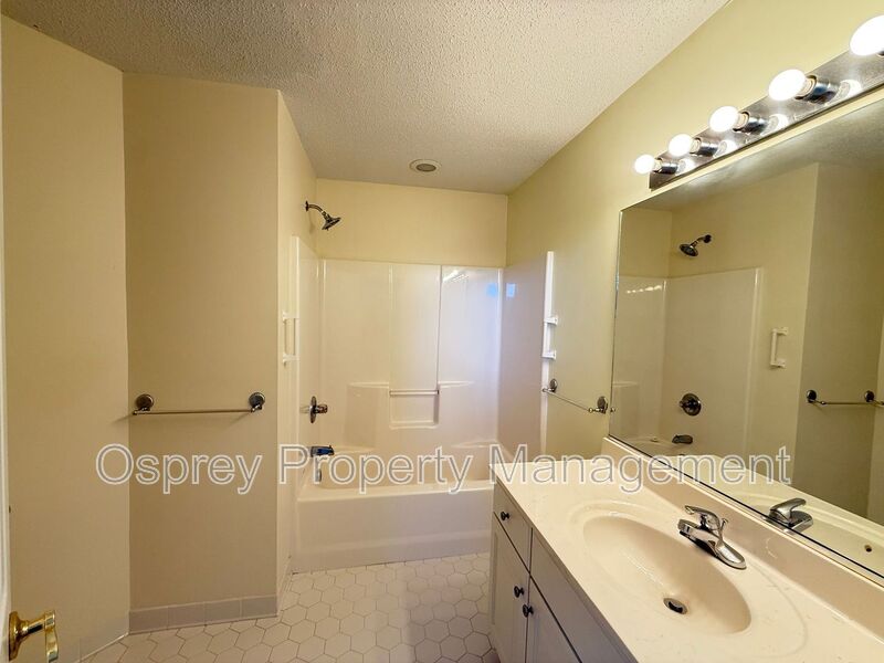 Luxury 3-Story Home Near Chic’s Beach with Water Views & Private Decks - Photo 14