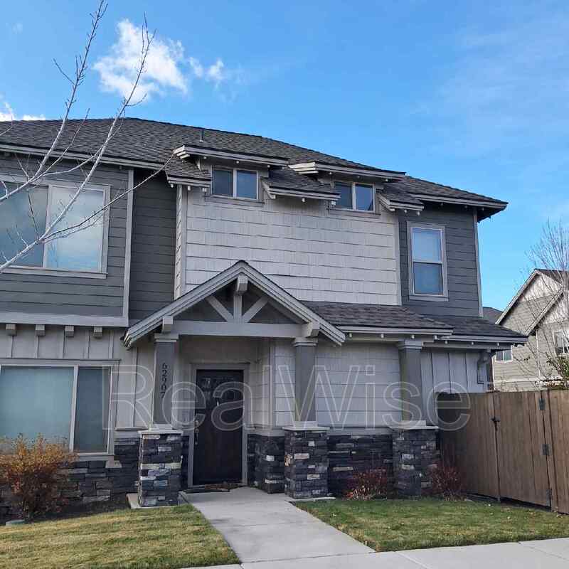 Bend House: 62907 NE Nolan St