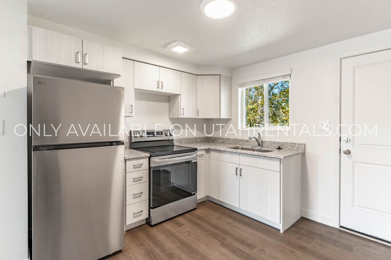 Orem Condo: 111 Starcrest Dr