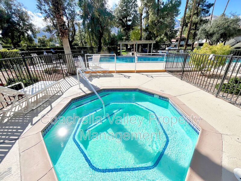 Palm Springs Condo: 751 N. Los Felices Circle