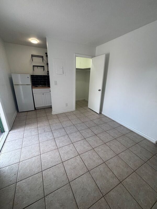3411 Broadway Ave Unit #3