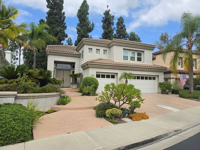 Tustin House: 12425 Woodhall Way