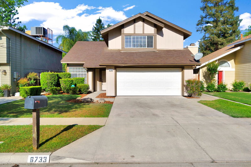 Fresno House: 6733 N Warren