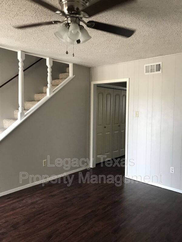 CLEBURNE Condo: 1401 Courtney Pl