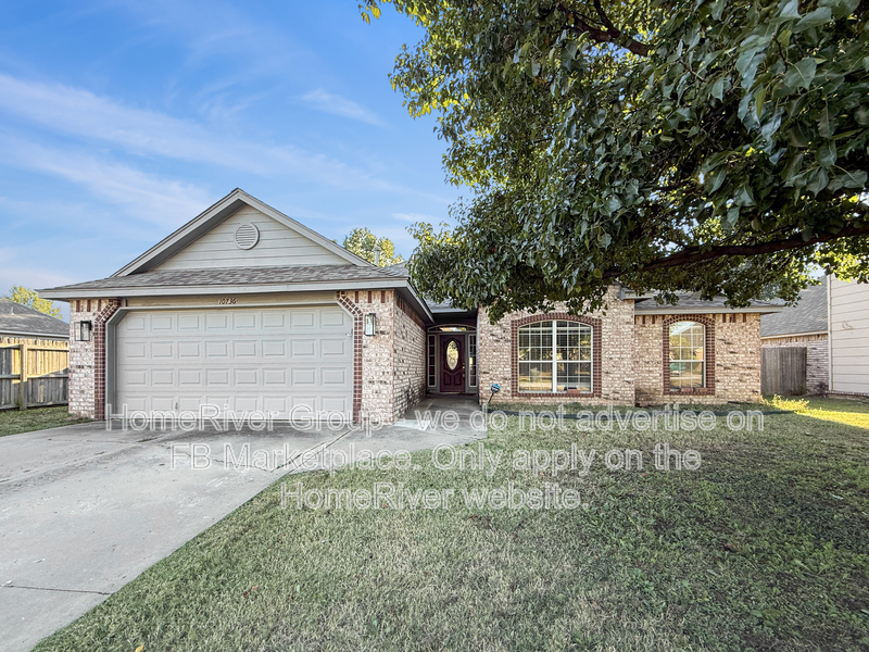 Collinsville House: 10736 E 120th St N