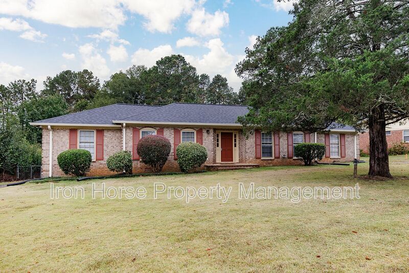 Athens House: 162 Jockey Club Drive