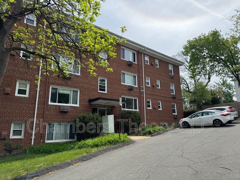 Arlington Condo: 945 N Barton St