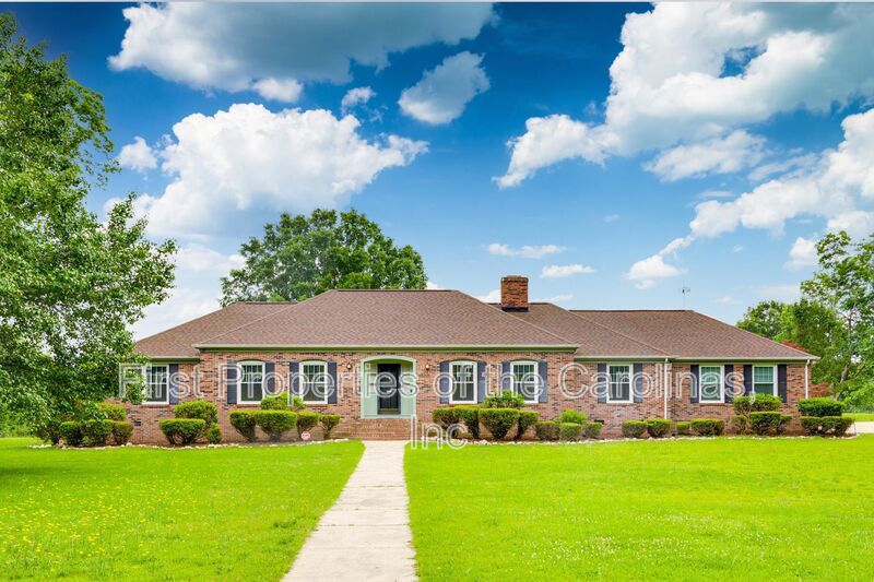 Lancaster House: 1003 Chesterfield Ave.