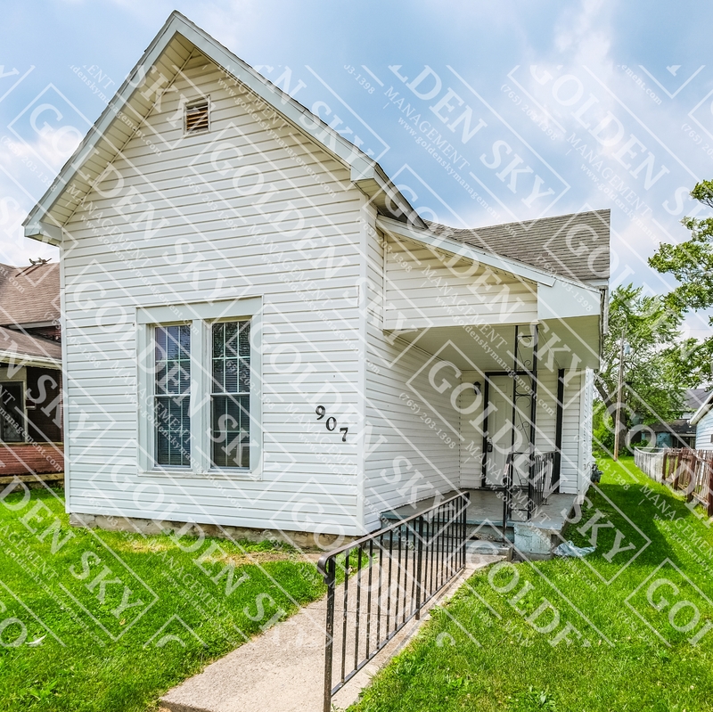 Muncie House: 907 South Beacon Street