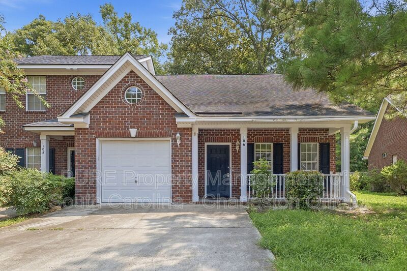 Summerville House: 106 Walden Ridge Way