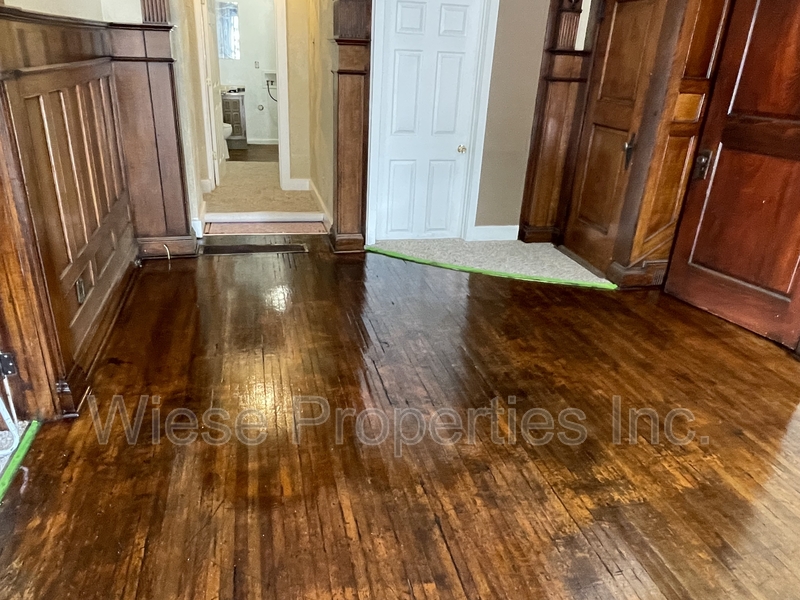 Springfield Condo: 423 East Keys Avenue