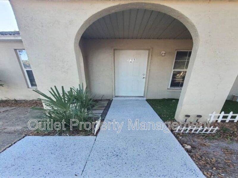 Sanford Condo: 1705 Ridgewood Lane