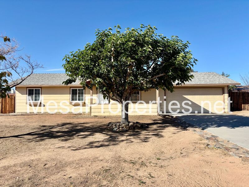 Apple Valley House: 22810 Nalatapa Road