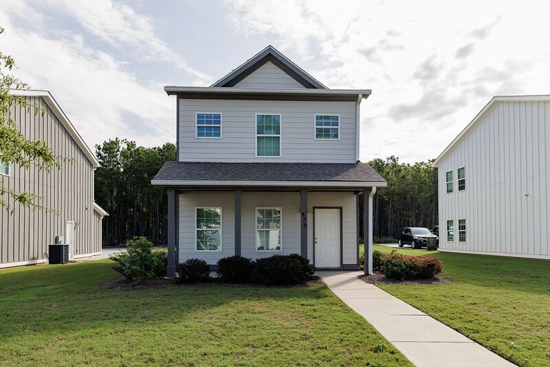 Athens House: 476 OConner Blvd