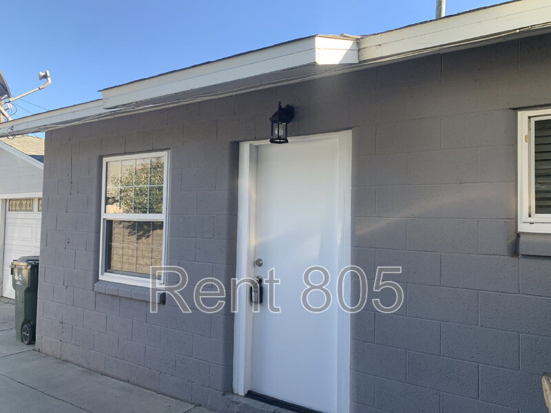Santa Paula Condo: Unit A 232 South Palm Avenue