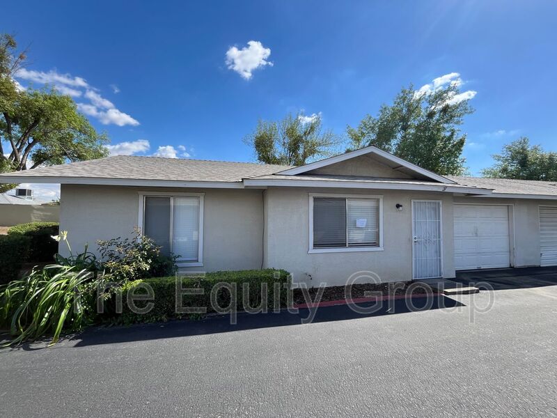Porterville Condo: 885 E Putnam Ave