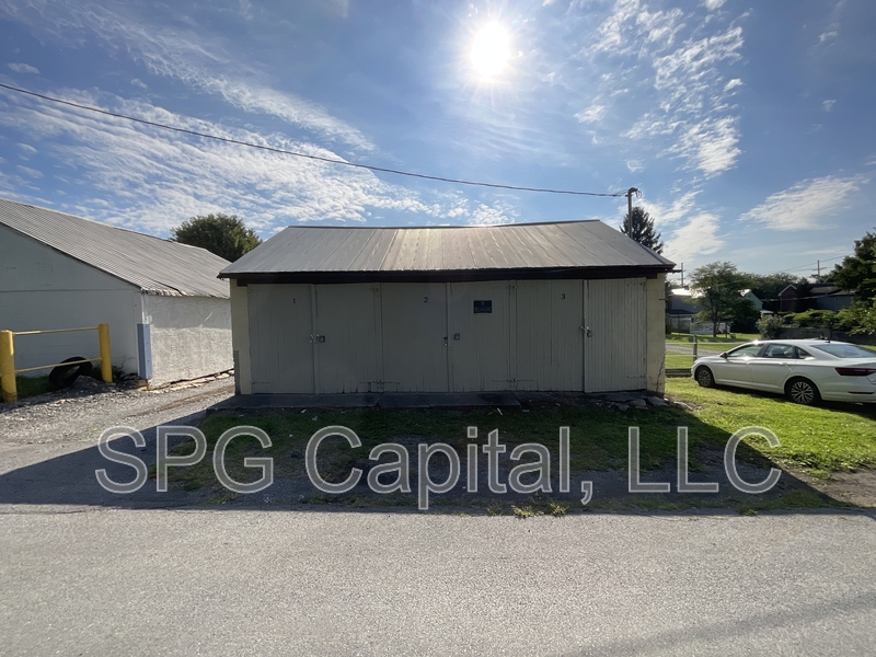 Chambersburg House: 429 South Second Street - Garage 1