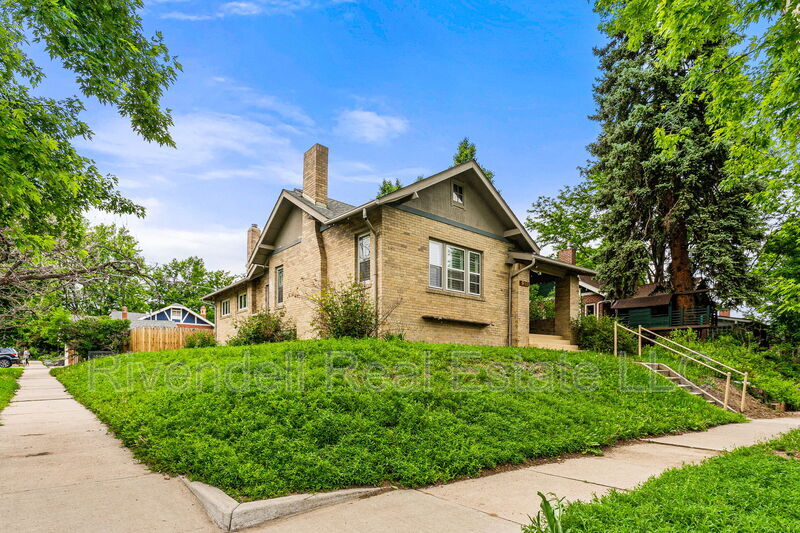 Denver House: 911 Cook St