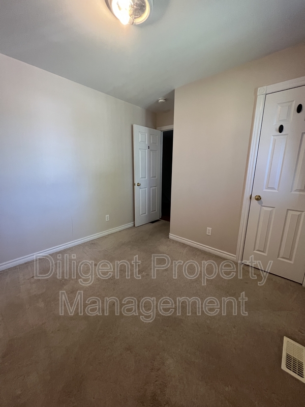 Peterborough House: 157 Milroy Drive