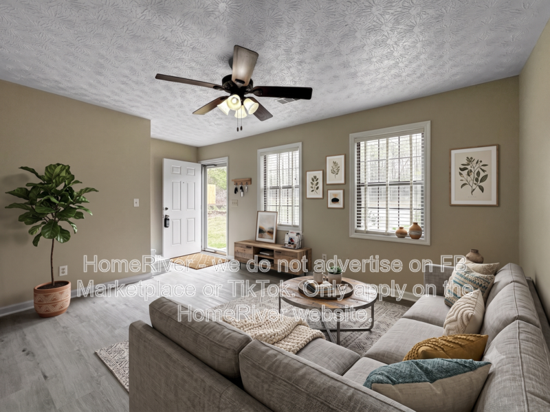 Woodstock Townhome: 506 Oakwood Ct