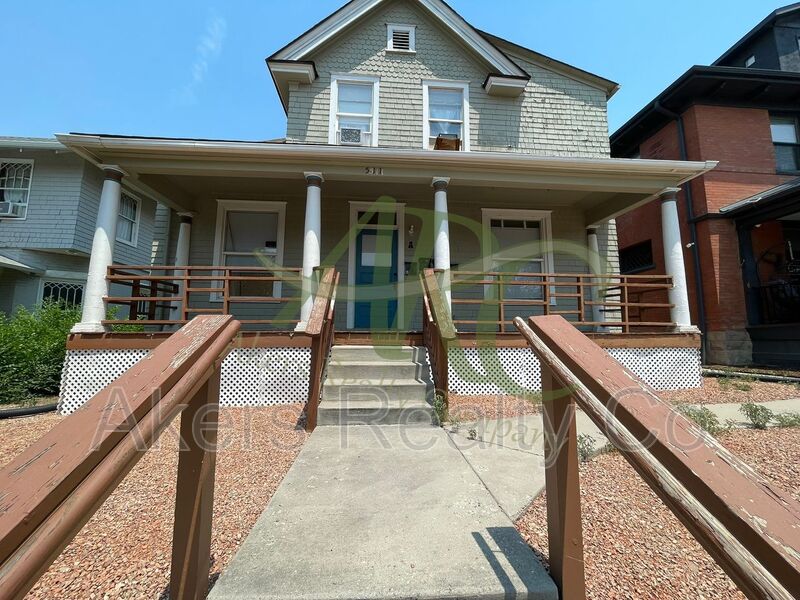 Pueblo House: 511 W 12th St