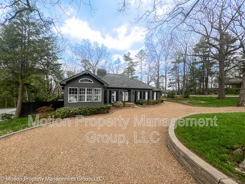Signal Mountain House: 123 North Palisades Drive