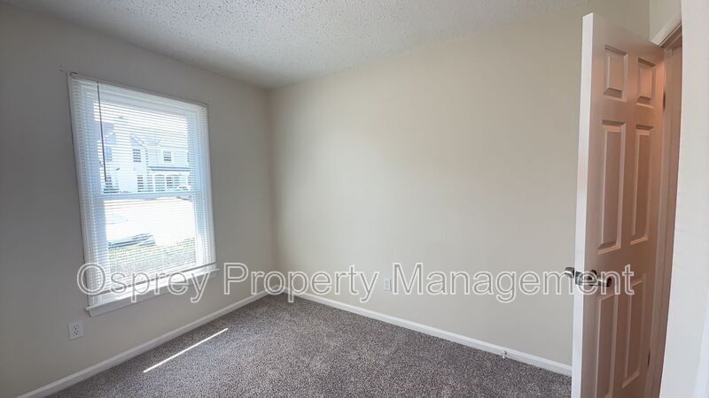3-Bedroom Virginia Beach Home with Fenced Yard & Spacious Livin - Photo 13