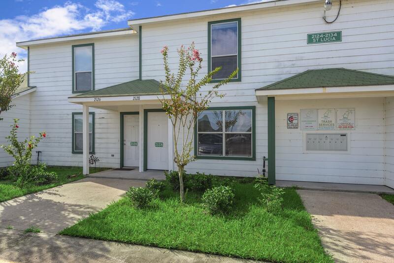 Dickinson Townhome: 2117 Roatan Calle