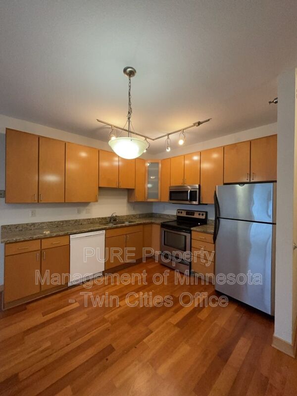 Minneapolis Condo: 2600 University Ave SE